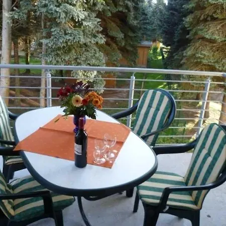 Bernstein-villa Apartmán *